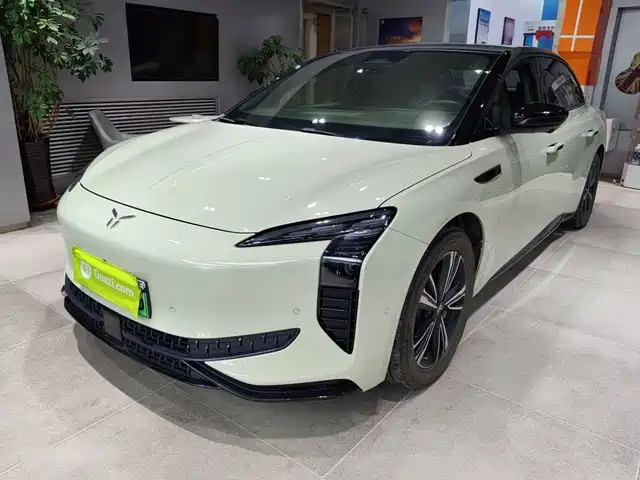 2024 Hongqi EH7