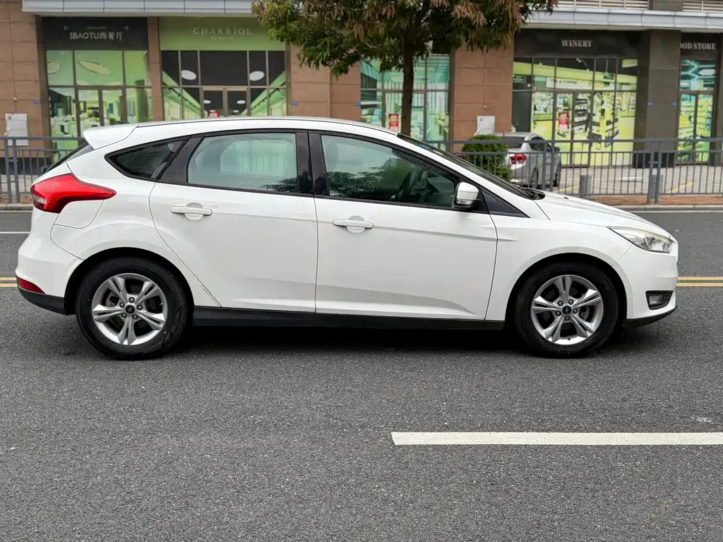 Ford Focus — миниатюра 10