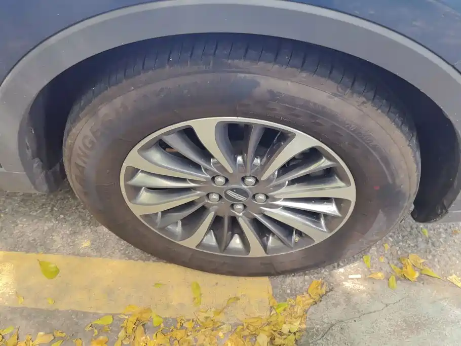 Lincoln Nautilus (Import) — миниатюра 6