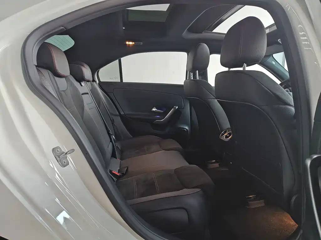Mercedes-Benz A-Class — миниатюра 11
