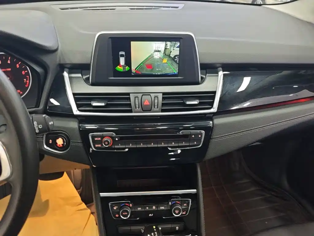 BMW 2 Series Gran Tourer — миниатюра 13