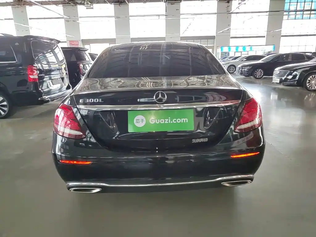 Mercedes-Benz E-Class — миниатюра 6