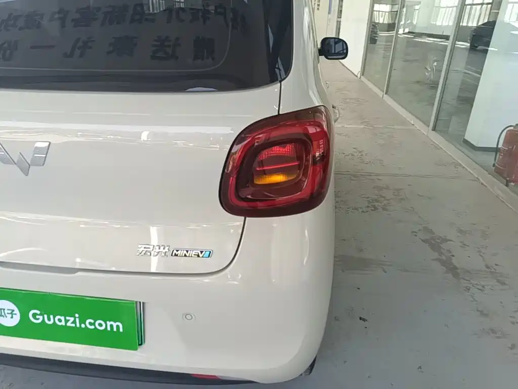 Wuling MINIEV — миниатюра 8