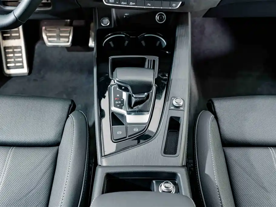 Audi A4L — миниатюра 12
