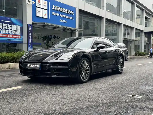 PORSCHE PANAMERA 2024