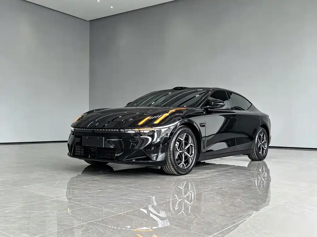 Lynk & Co 10