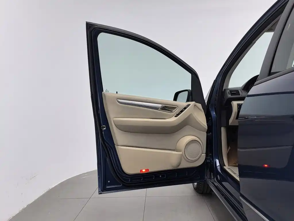 Mercedes-Benz A-Class (Import) — миниатюра 8