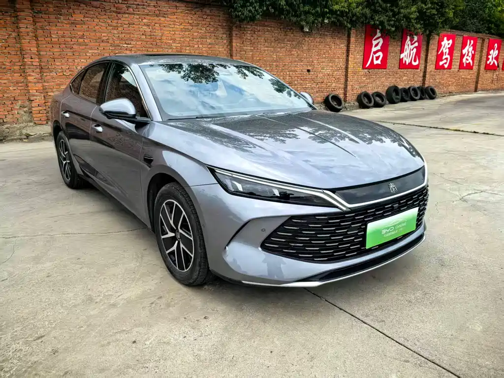 BYD Qin L L 2025 DM-i Smart Drive 120KM