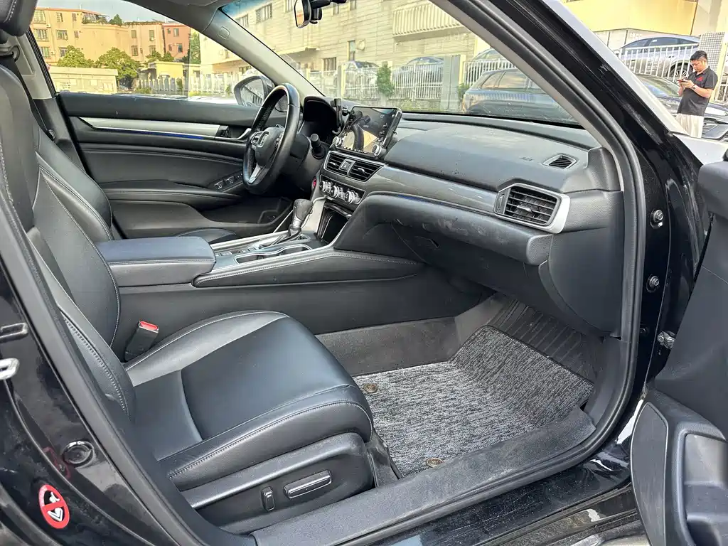 Honda Accord — миниатюра 14