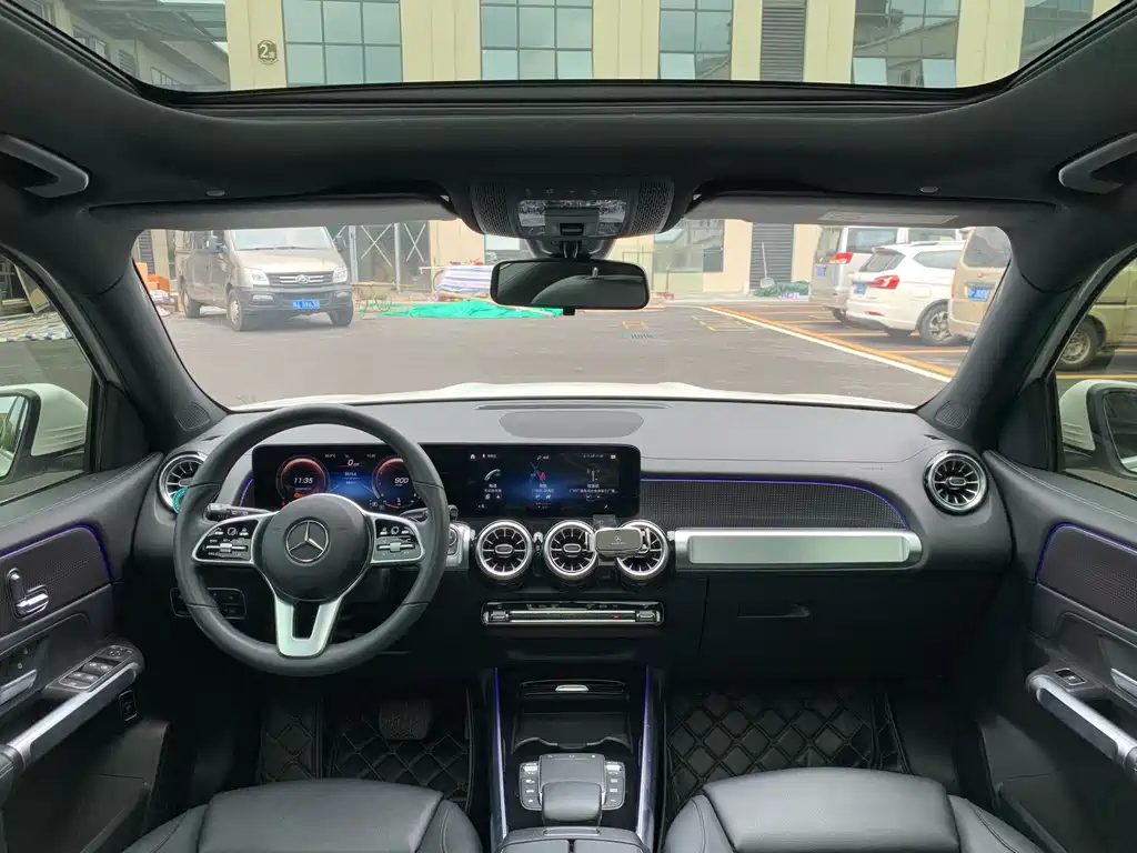 Mercedes-Benz GLB — миниатюра 33