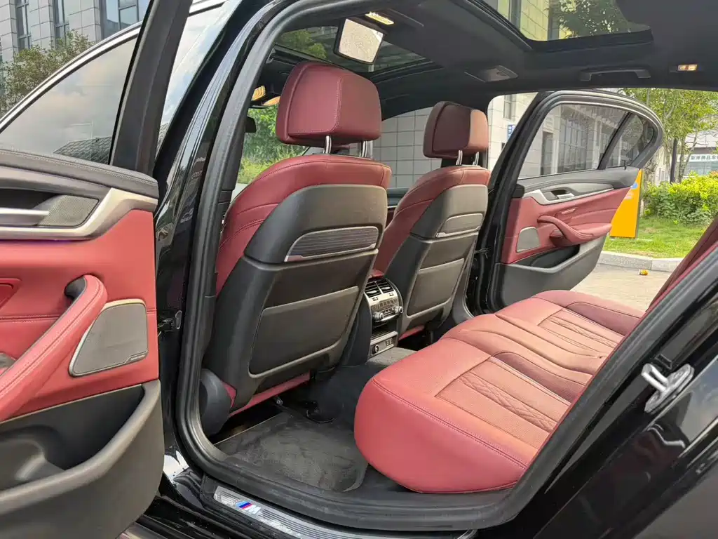 BMW 5 Series — миниатюра 8