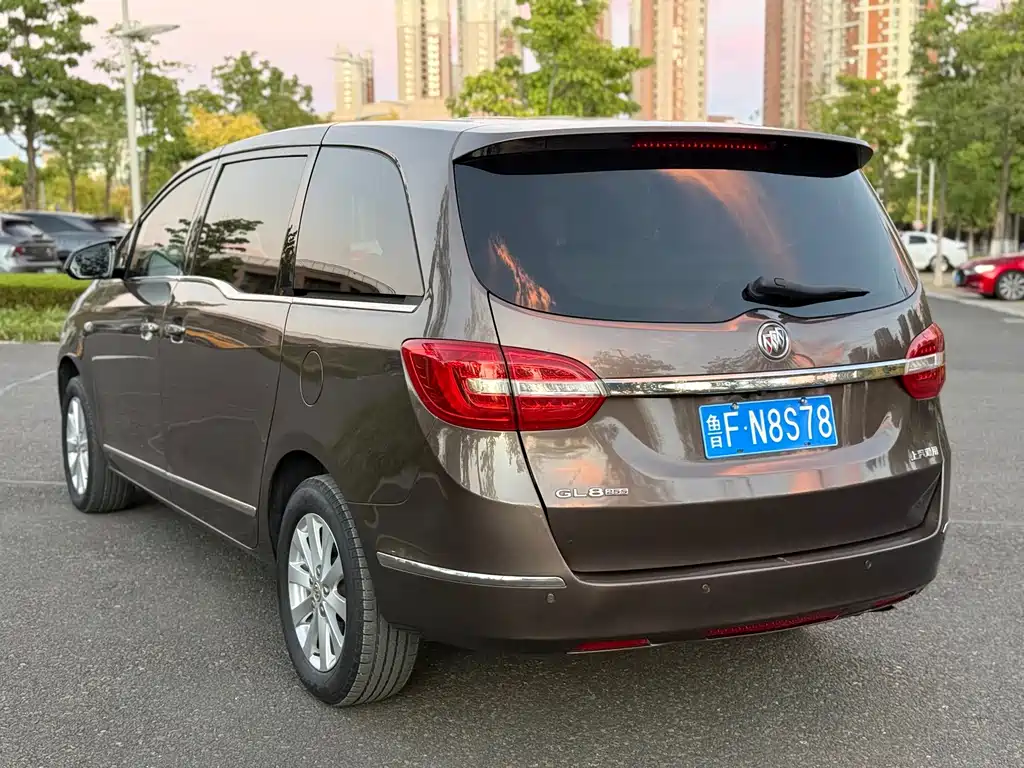 Buick GL8 — миниатюра 4