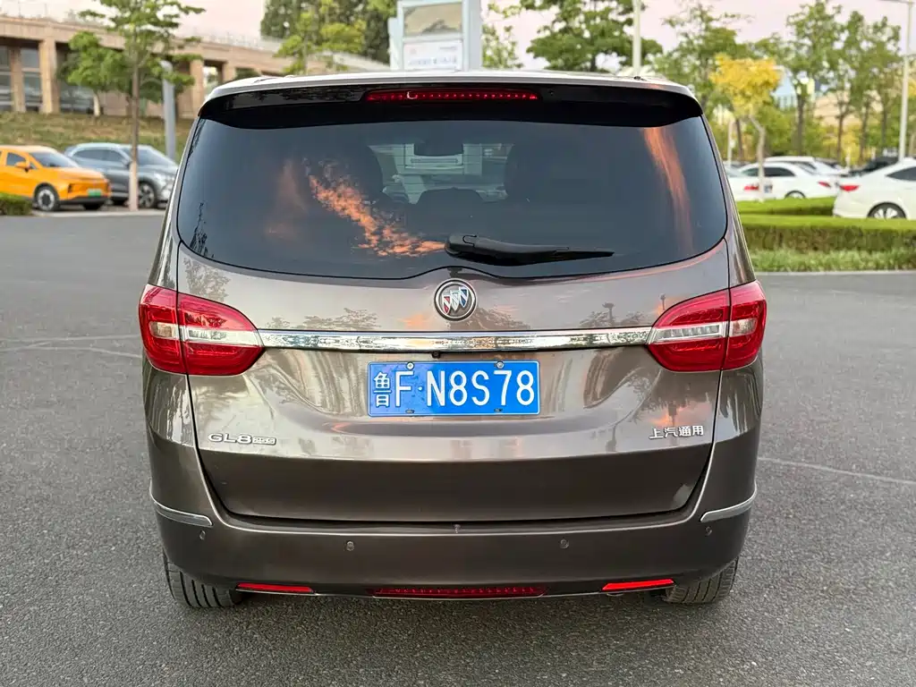 Buick GL8 — миниатюра 5