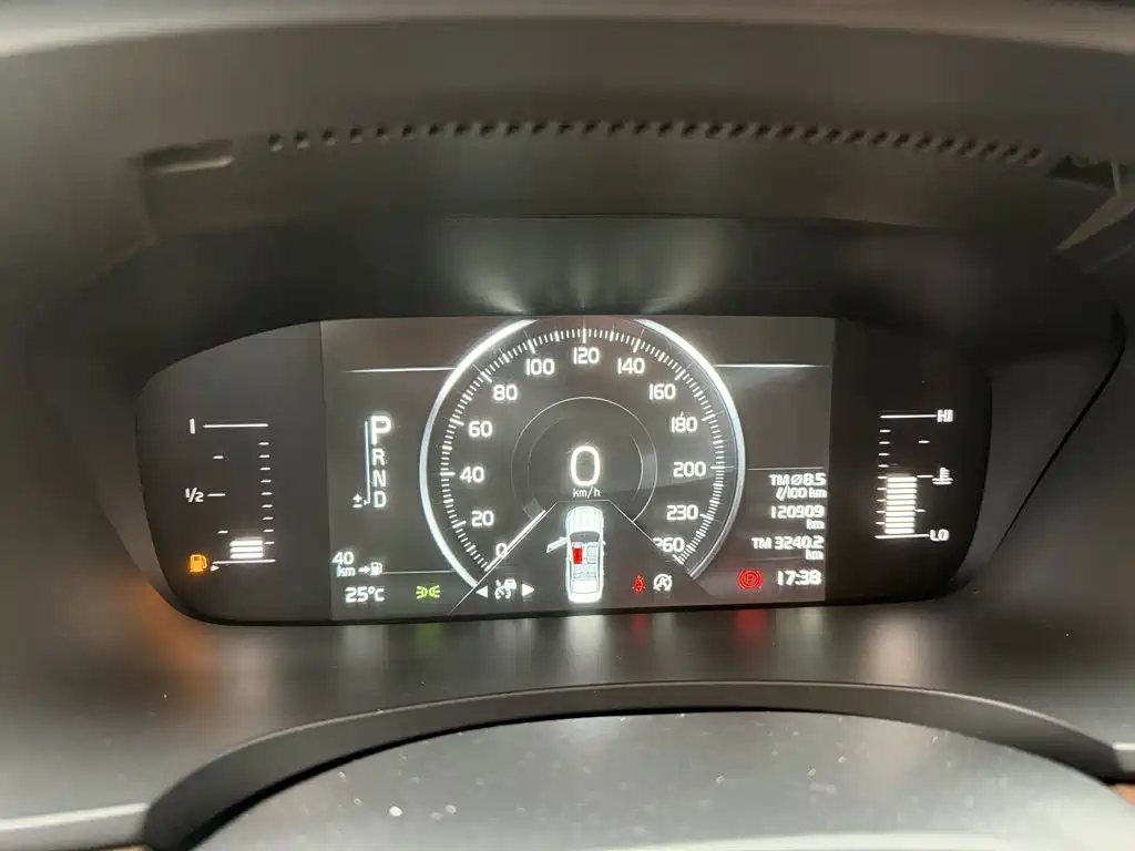 Volvo S90 — миниатюра 8
