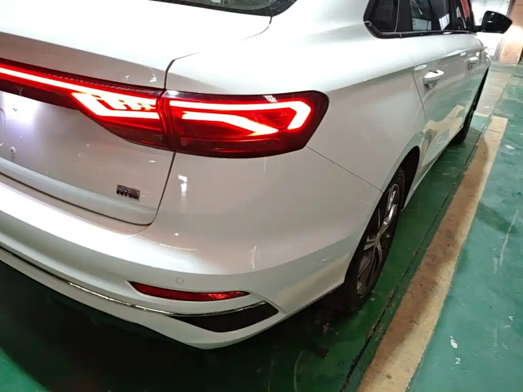 Geely Emgrand — миниатюра 8
