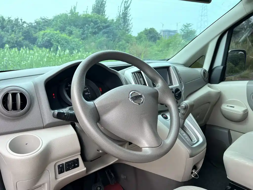 Nissan NV200 — миниатюра 11
