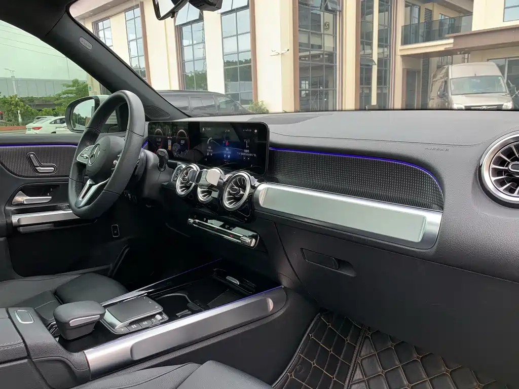 Mercedes-Benz GLB — миниатюра 29