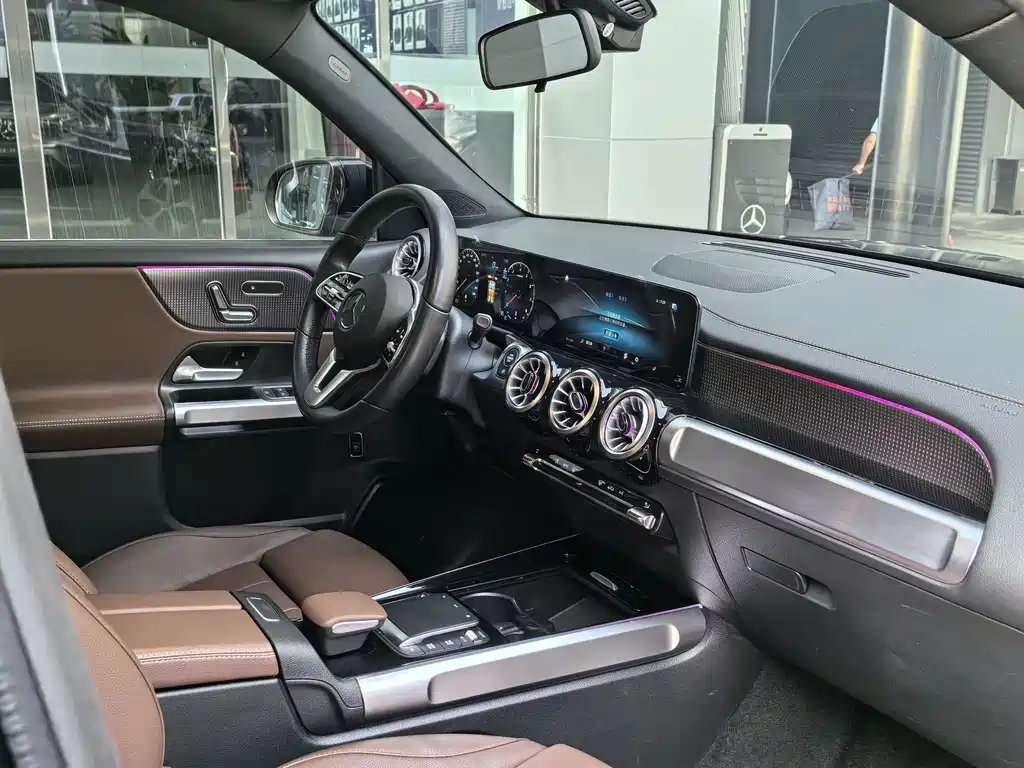Mercedes-Benz GLB — миниатюра 9