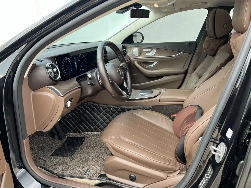 Mercedes-Benz E-Class — миниатюра 7