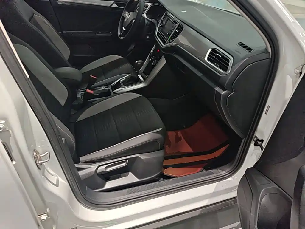Volkswagen T-Roc — миниатюра 25