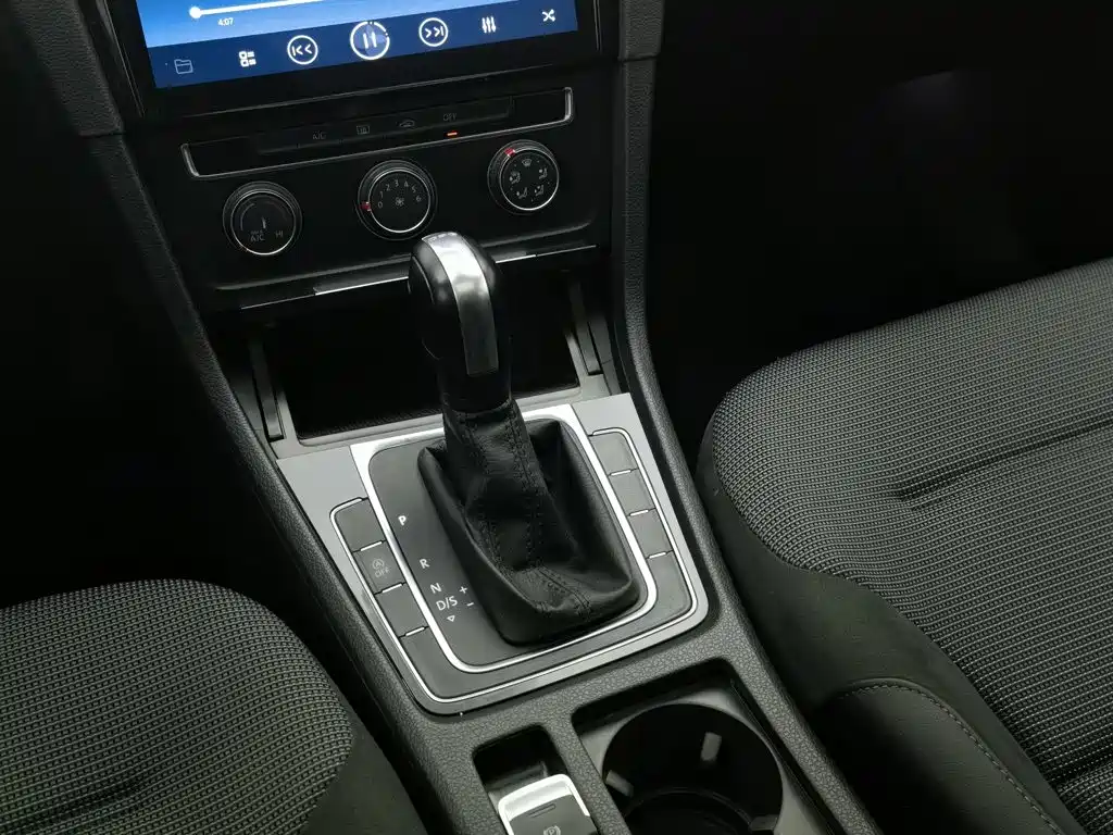 Volkswagen Golf — миниатюра 13