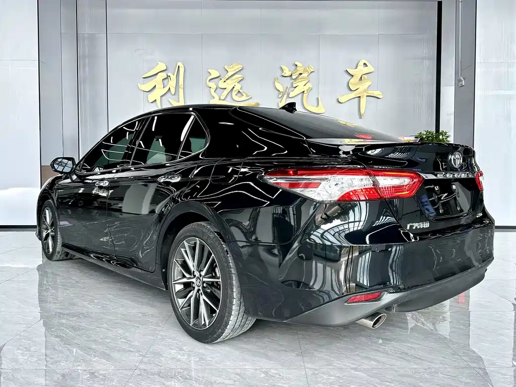 Toyota Camry — миниатюра 15