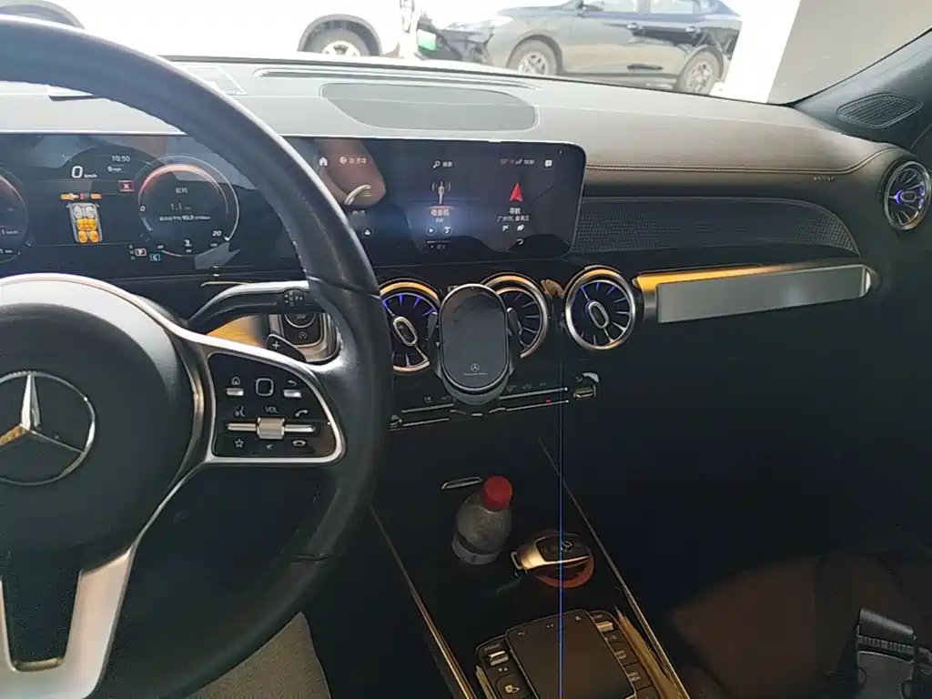 Mercedes-Benz GLB — миниатюра 10