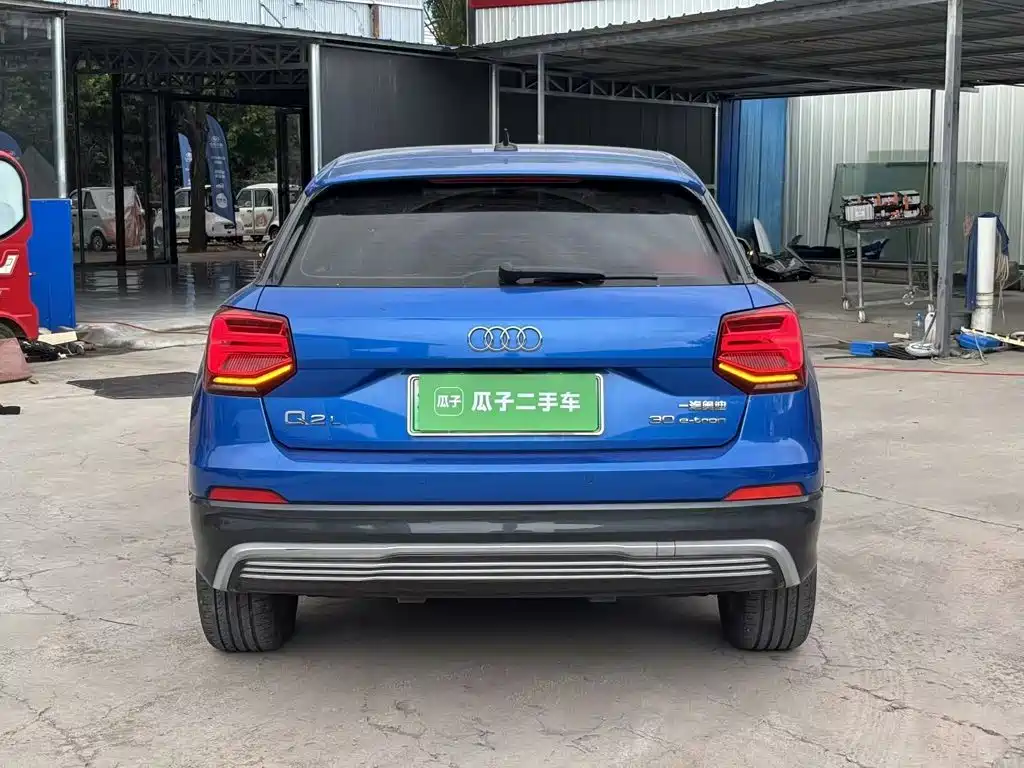 Audi Q2L e-tron — миниатюра 4