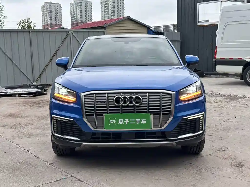 Audi Q2L e-tron — миниатюра 3