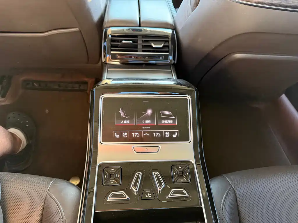 Audi A8 — миниатюра 6