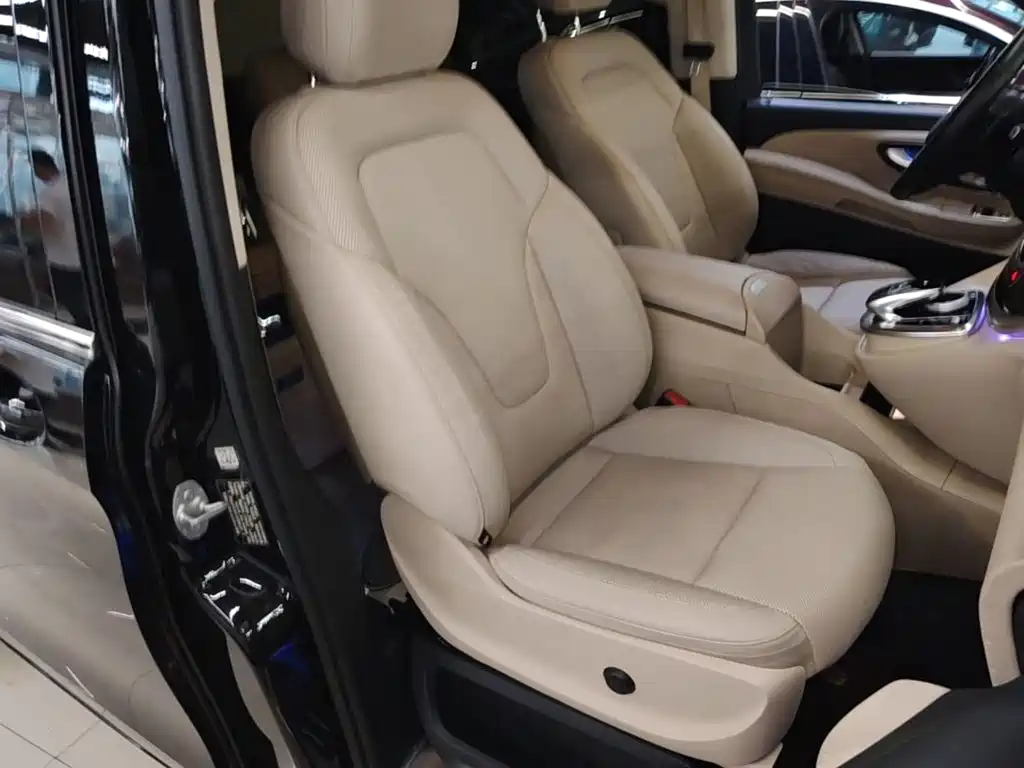 Mercedes-Benz V-Class — миниатюра 25