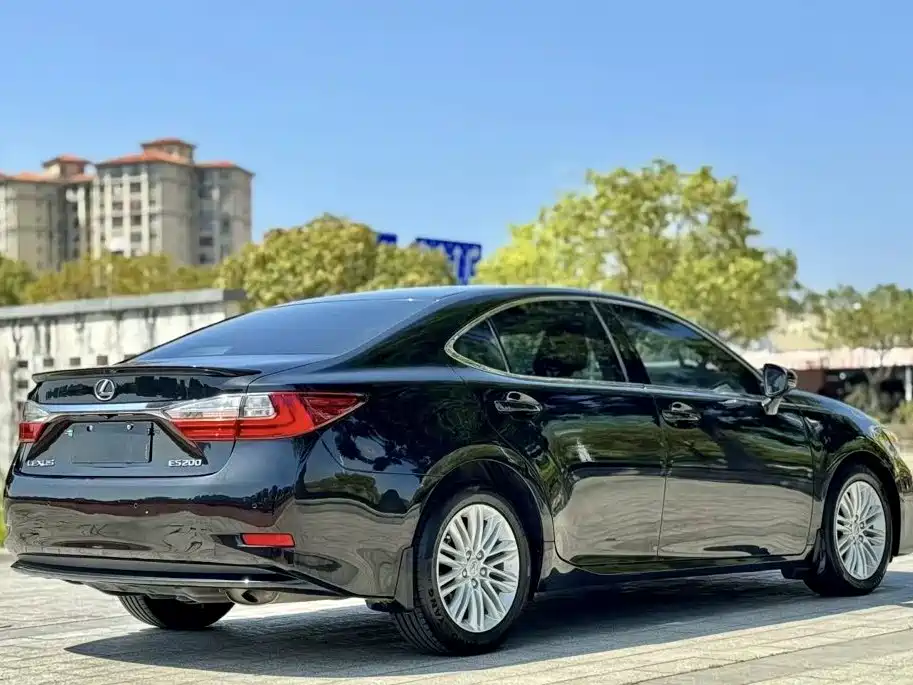 Lexus ES — миниатюра 6