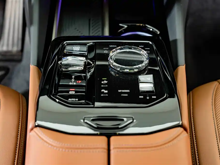 BMW 5 Series — миниатюра 16