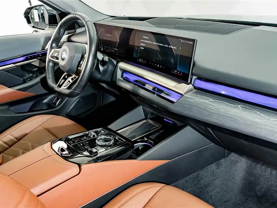 BMW 5 Series — миниатюра 19