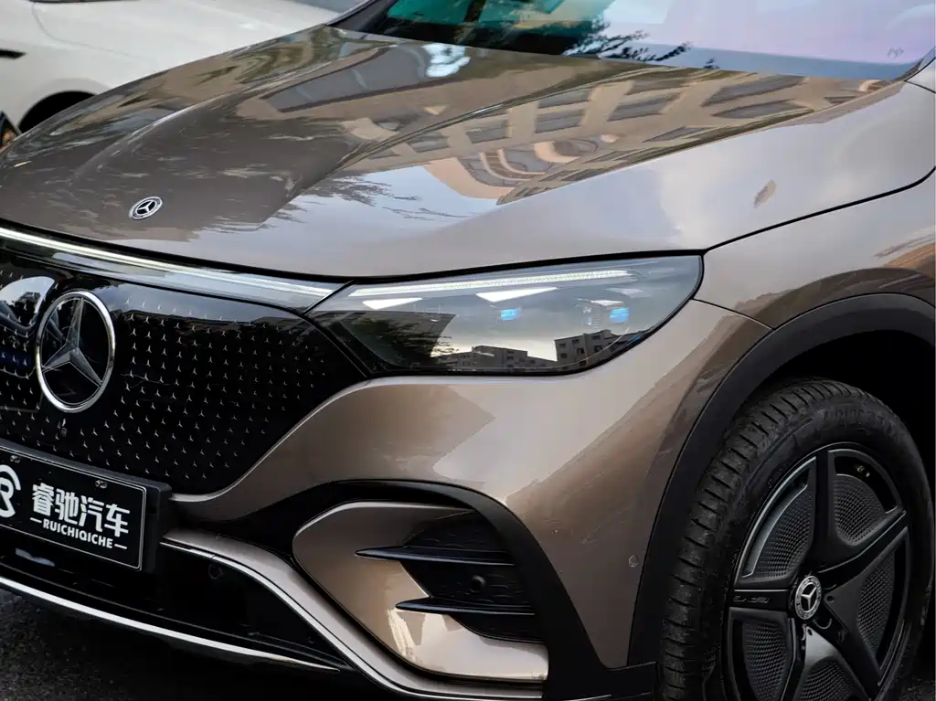 Mercedes-Benz EQE SUV — миниатюра 6