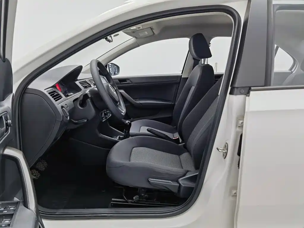 Volkswagen Santana — миниатюра 10