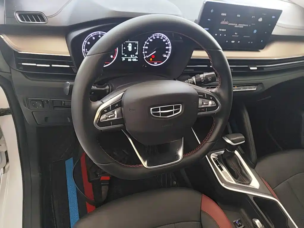 Geely Vision X3 — миниатюра 11