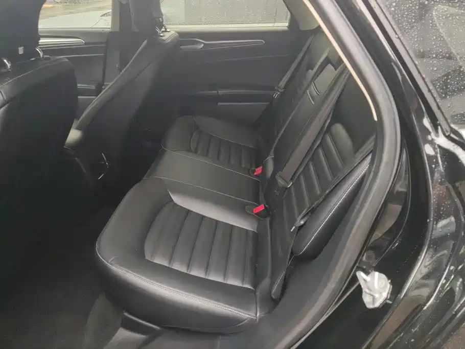 Ford Mondeo — миниатюра 11