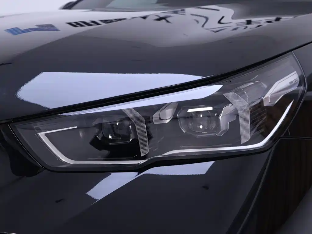 BMW 5 Series — миниатюра 4