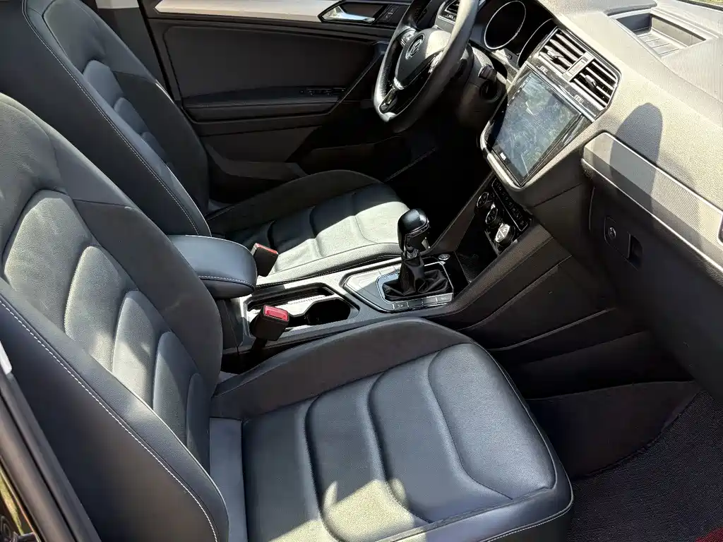 Volkswagen Tiguan L — миниатюра 11