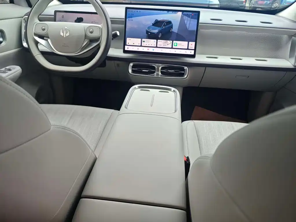 Leapmotor Leapmotor B10 — миниатюра 10
