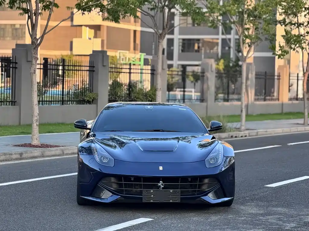 Ferrari F12berlinetta 2013 6.3L