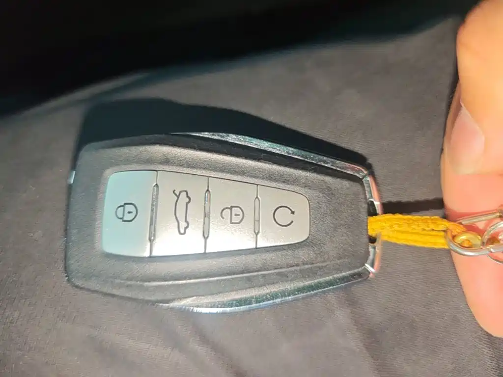Geely L HiP — миниатюра 9