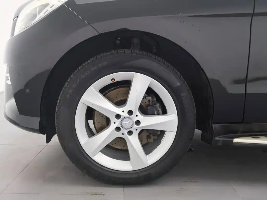Mercedes-Benz M-Class — миниатюра 17