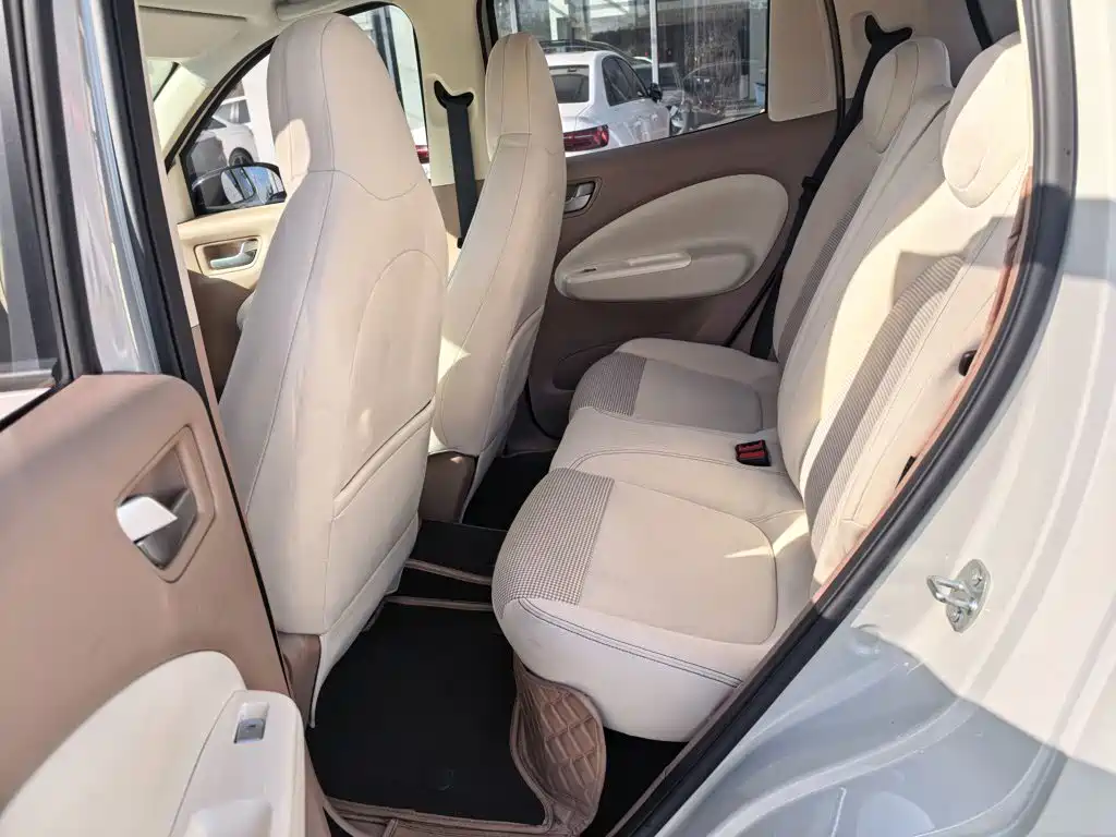 Wuling MINIEV — миниатюра 20