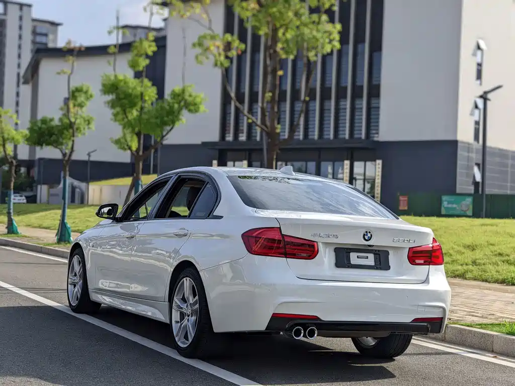 BMW 3 Series — миниатюра 4