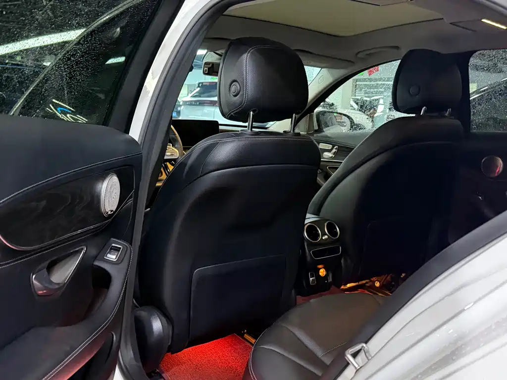 Mercedes-Benz C-Class — миниатюра 8
