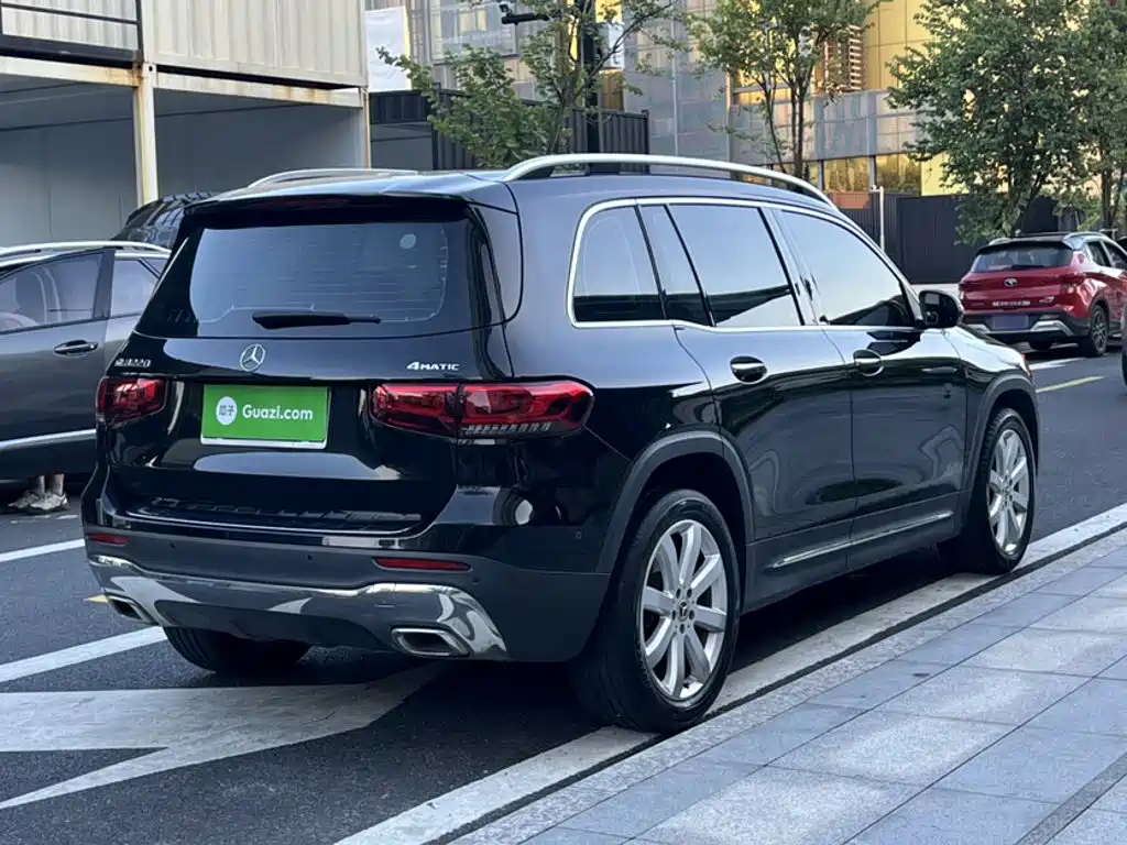 Mercedes-Benz GLB — миниатюра 12