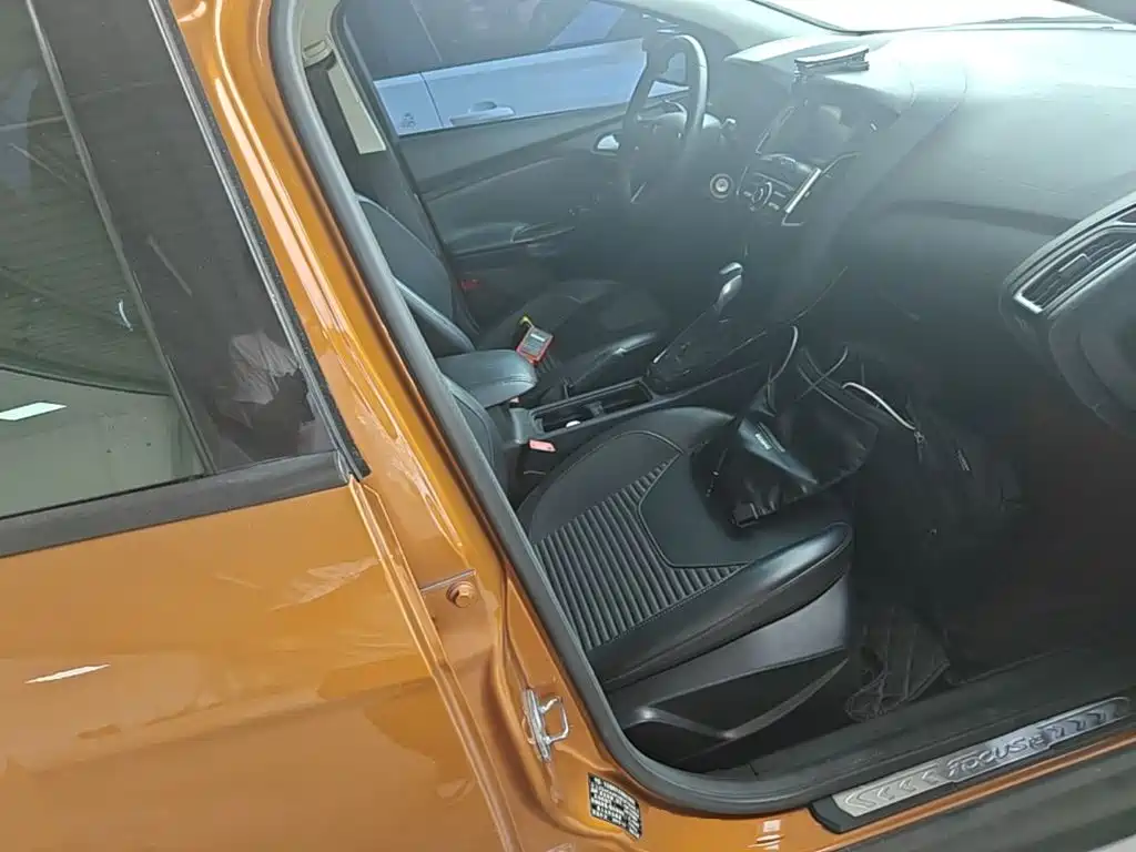 Ford Focus — миниатюра 25