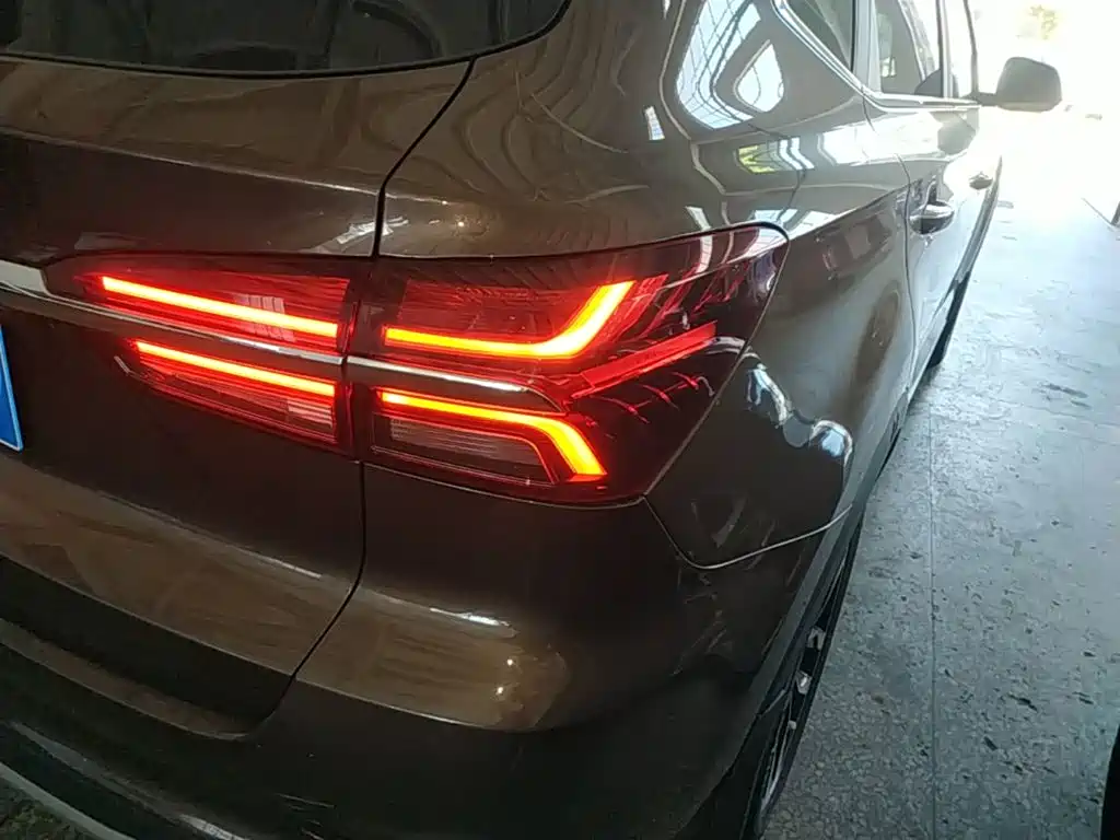 Roewe RX5 — миниатюра 8